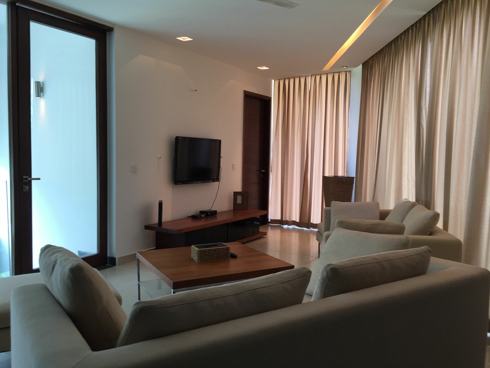 Hotel Calem Grove Candolim Esterno foto